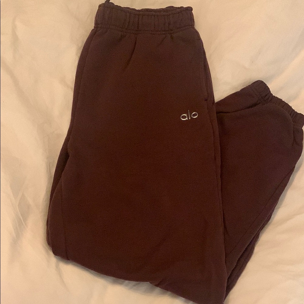 ALO accolade Burgundy Sweatpants